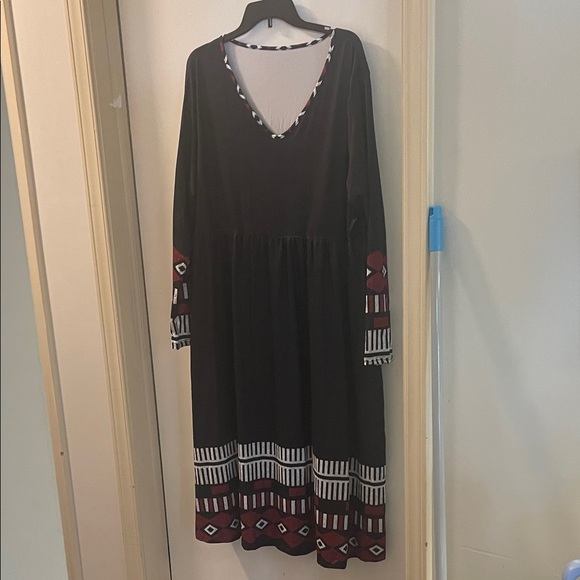 Black and Red Tribal Patterned Dress - Picture 1 of 2